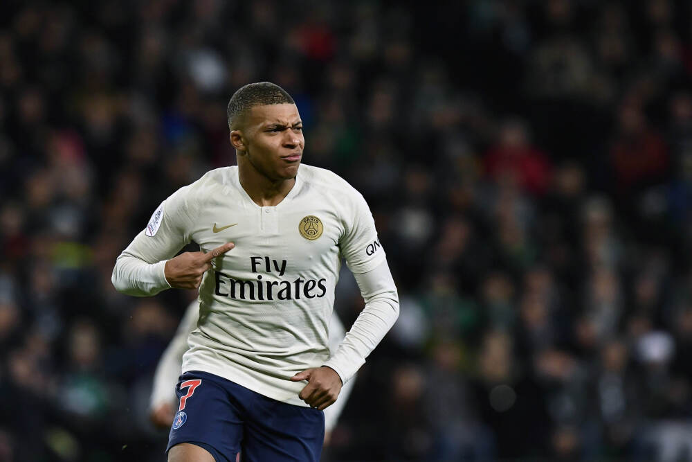 A股三大指数收涨 创业板指涨逾2% 海南板块掀涨停潮